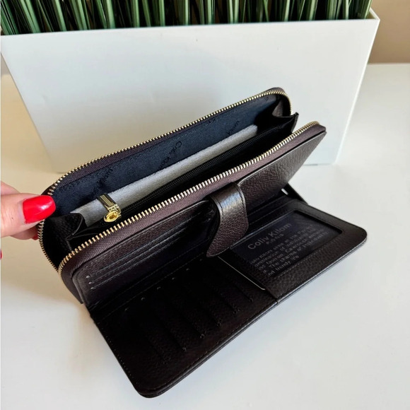 Elegant Brown Leather Wallet - Picture 8 of 8